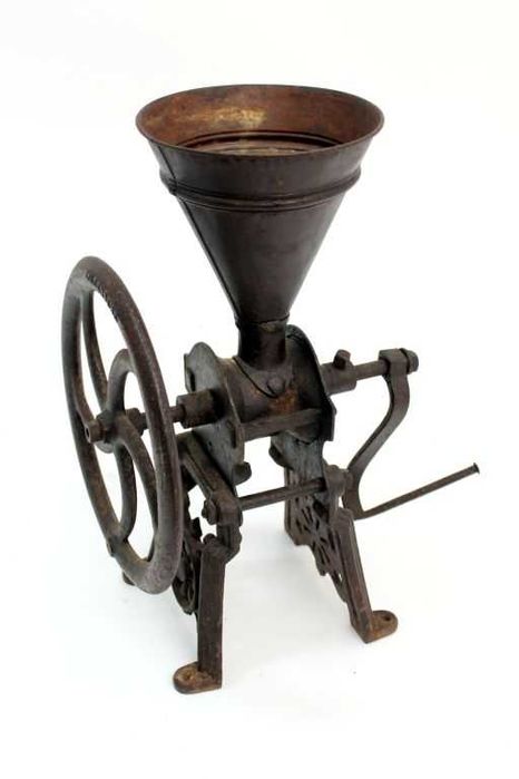 Colecção de Diversos Moinhos de Café Antigo