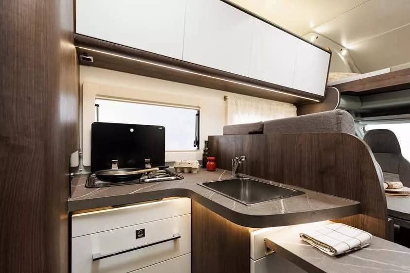 Wynajem nowego kampera benimar sport 5 osobowy