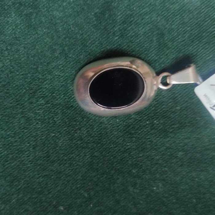 Wisior. Czarny onyks i srebro