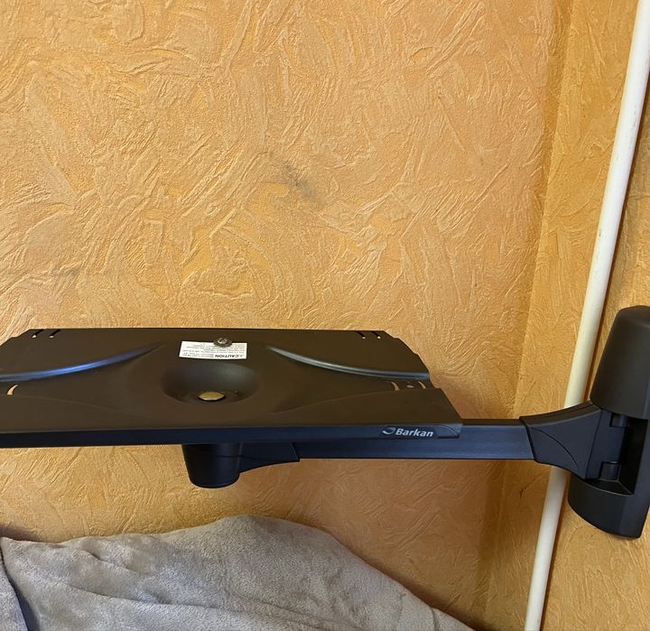 Полка под телевизор