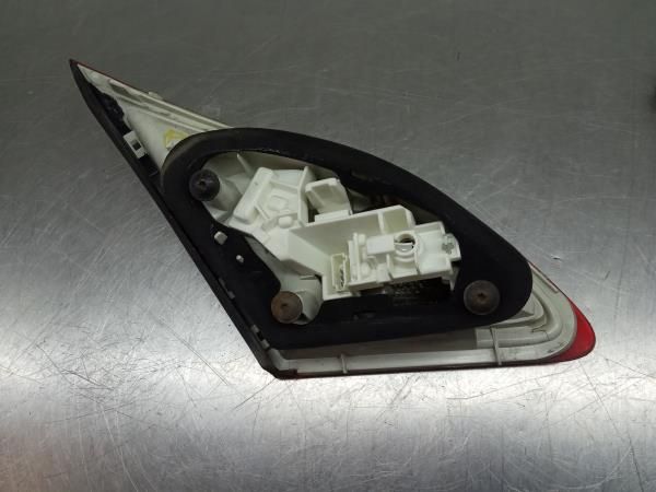 Farolim da mala direito OPEL Astra J