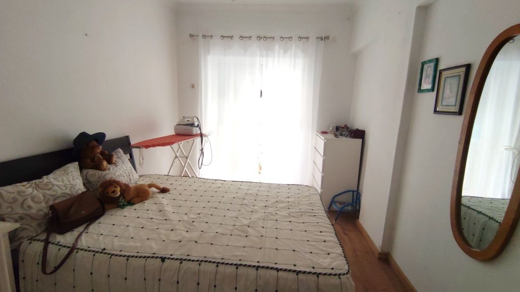 Apartamento T3 em Queluz mobilado