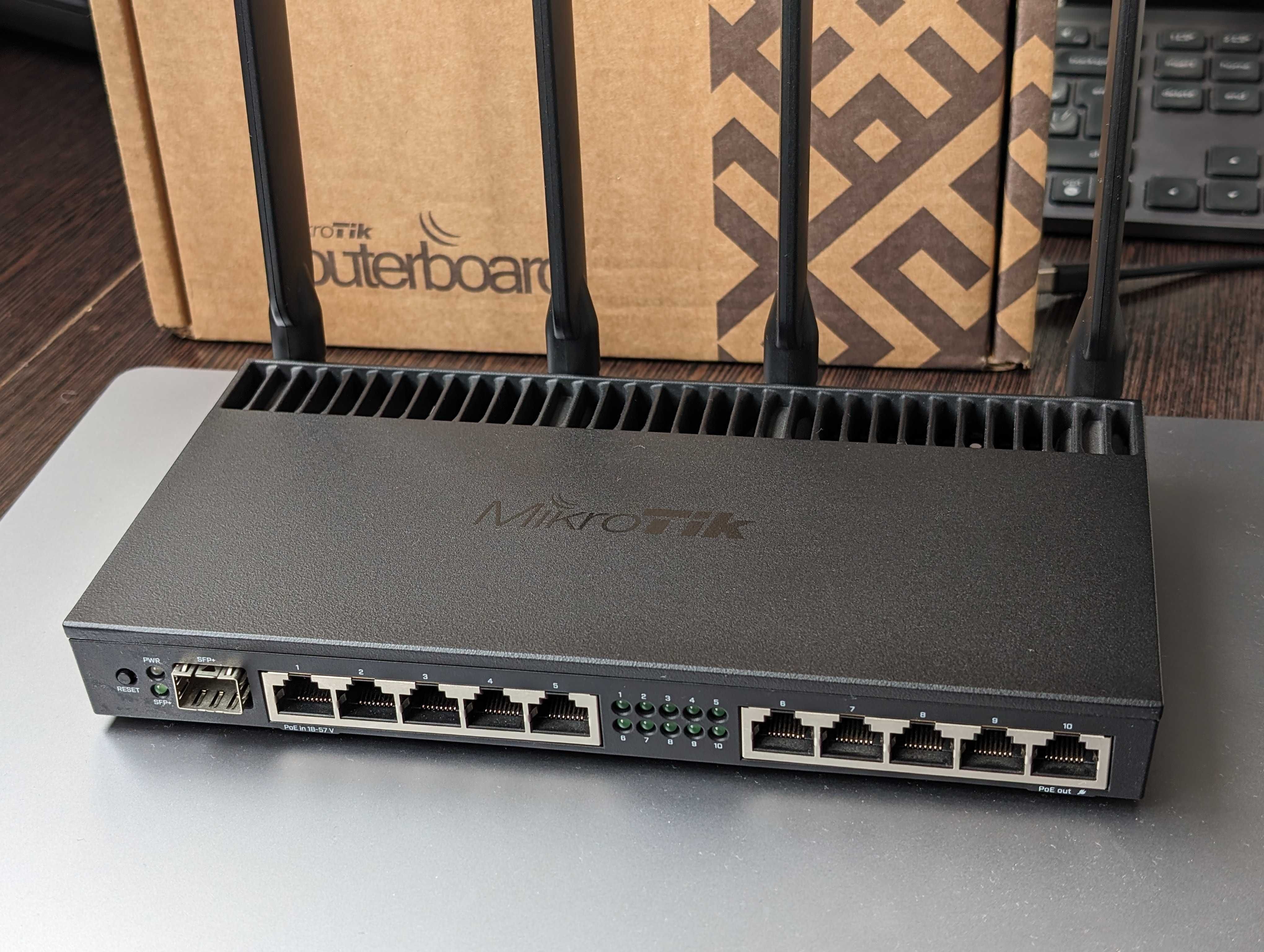 WiFi роутер MikroTik RB4011iGS+5HacQ2HnD-IN; x10 GBE; 2.4+5GHz; SFP+