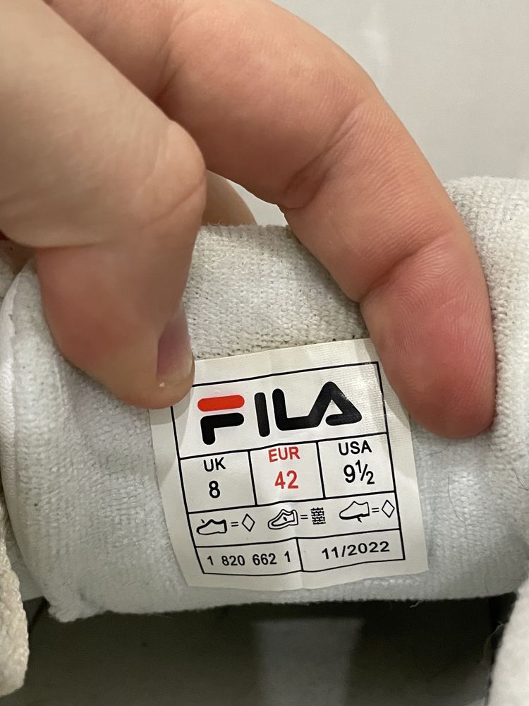 Весняні кросівки кеди взуття Fila розмір 42, 27 см