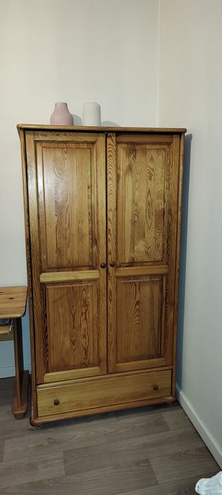 Używane meble sosnowe