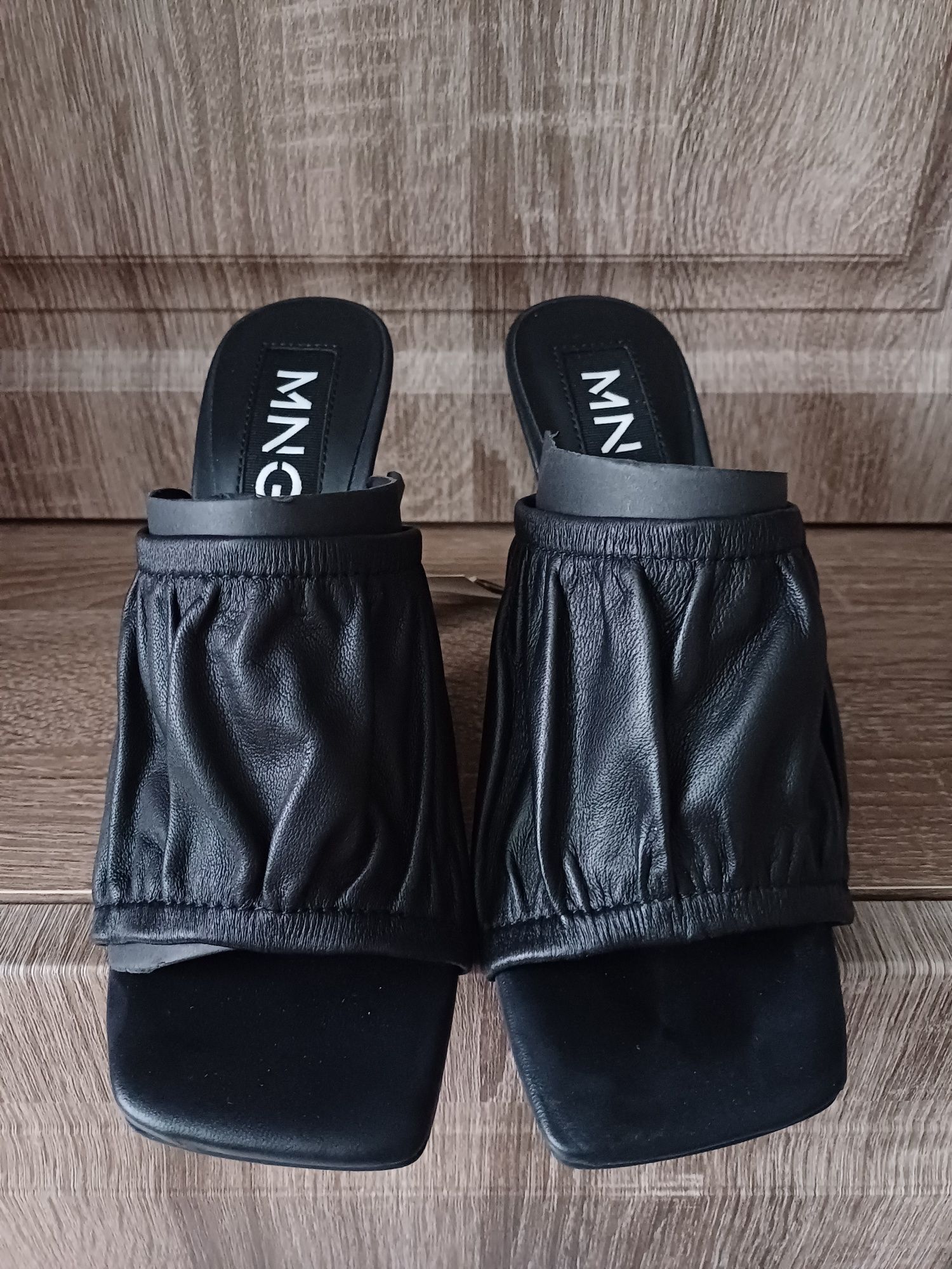 Продаю босоножки шлепанцы Манго, новые, кожа, разм.36