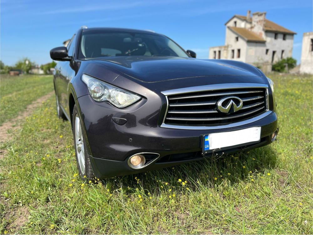 Infiniti FX37 2011