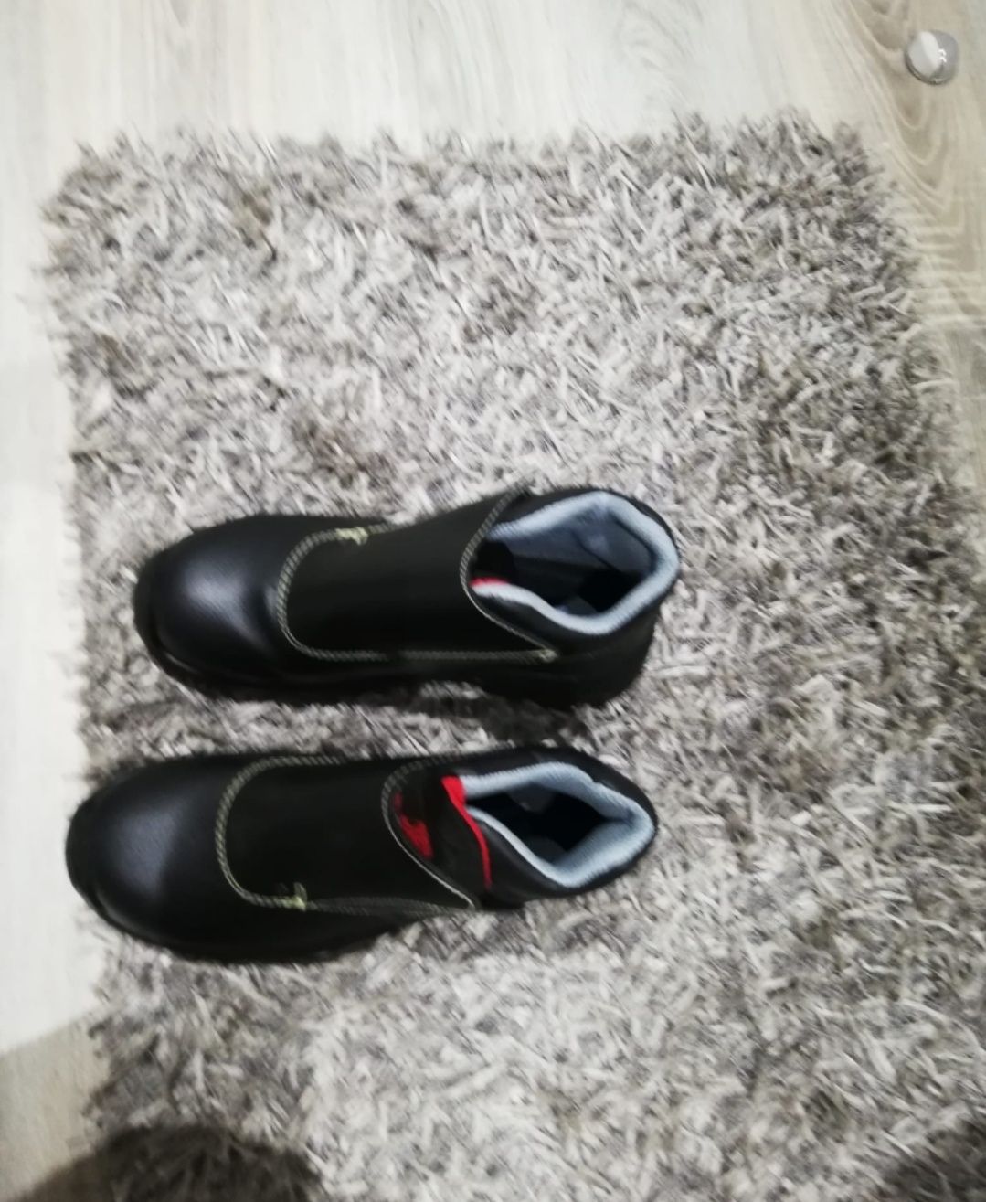 Bota nova na caixa
