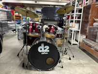 Bateria D2 By Drum + Pratos Paiste