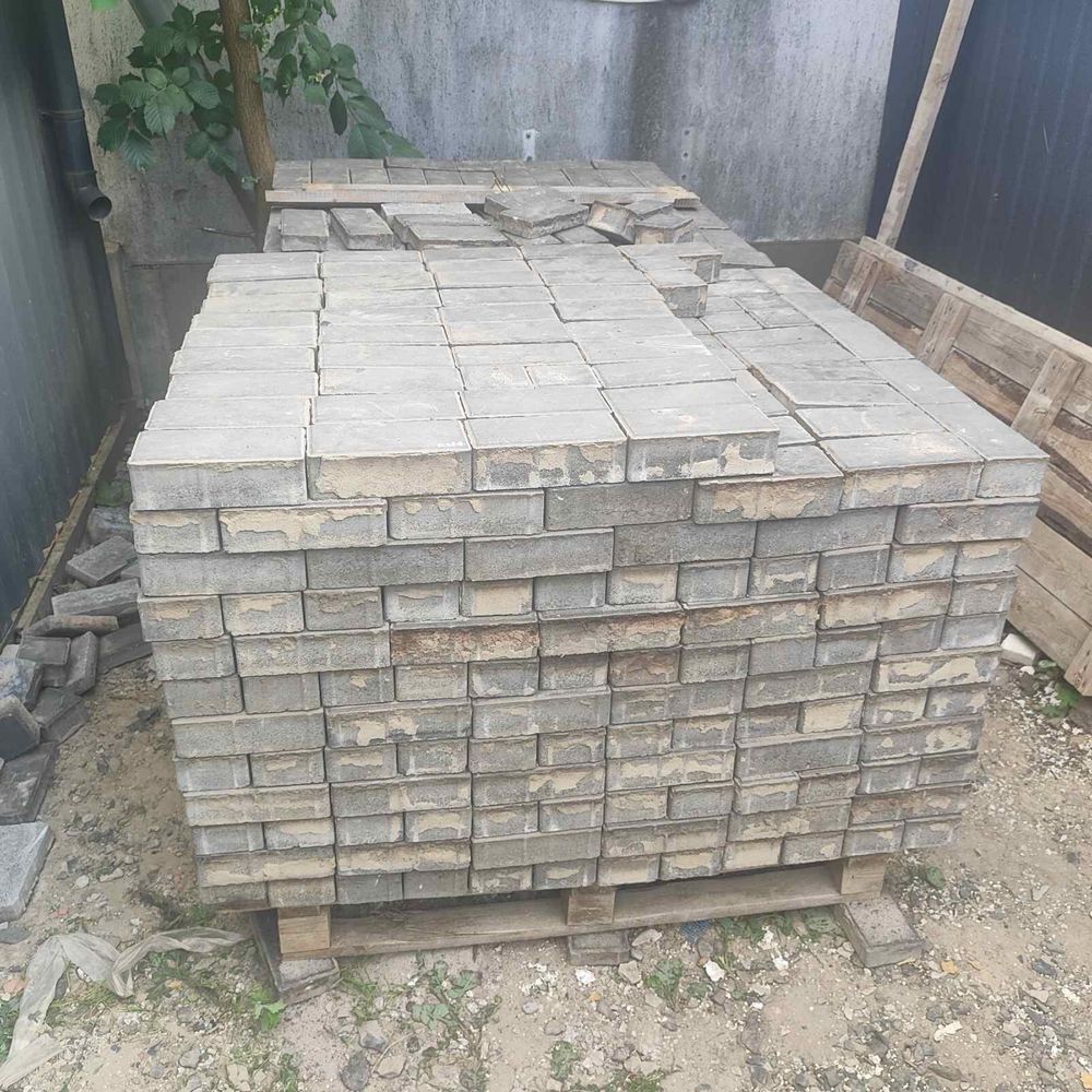 Продам бруківку в хорошому стані