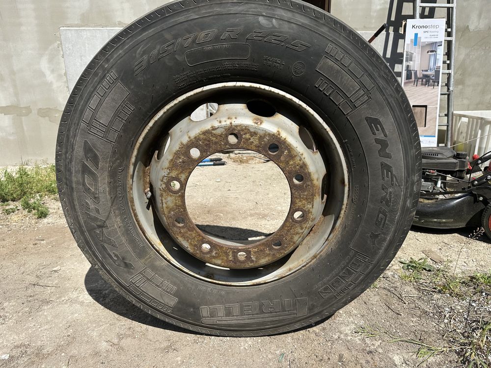 Opona z felga Pirelli 315/70 R22,5