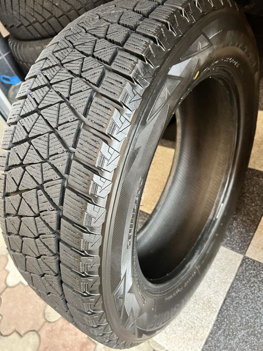 Bridgestone Blizzak DM-V2 225/60 R17 99S
