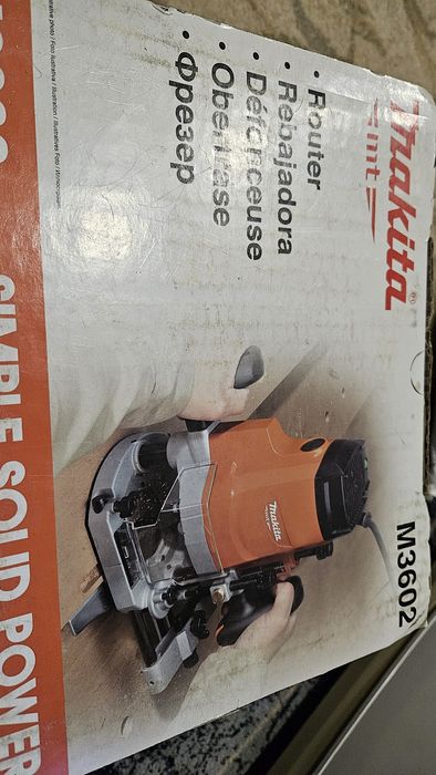 Фрезер Makita M3602 оснащен мощным двигателем мощностью 1650 Вт, что о