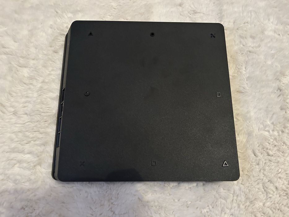 Playstation 4 slim