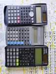 Kalkulatory Casio i Texas Instruments