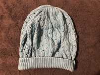 Niebieski beret z cekinami