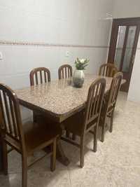 Vendo mesa mais cadeiras