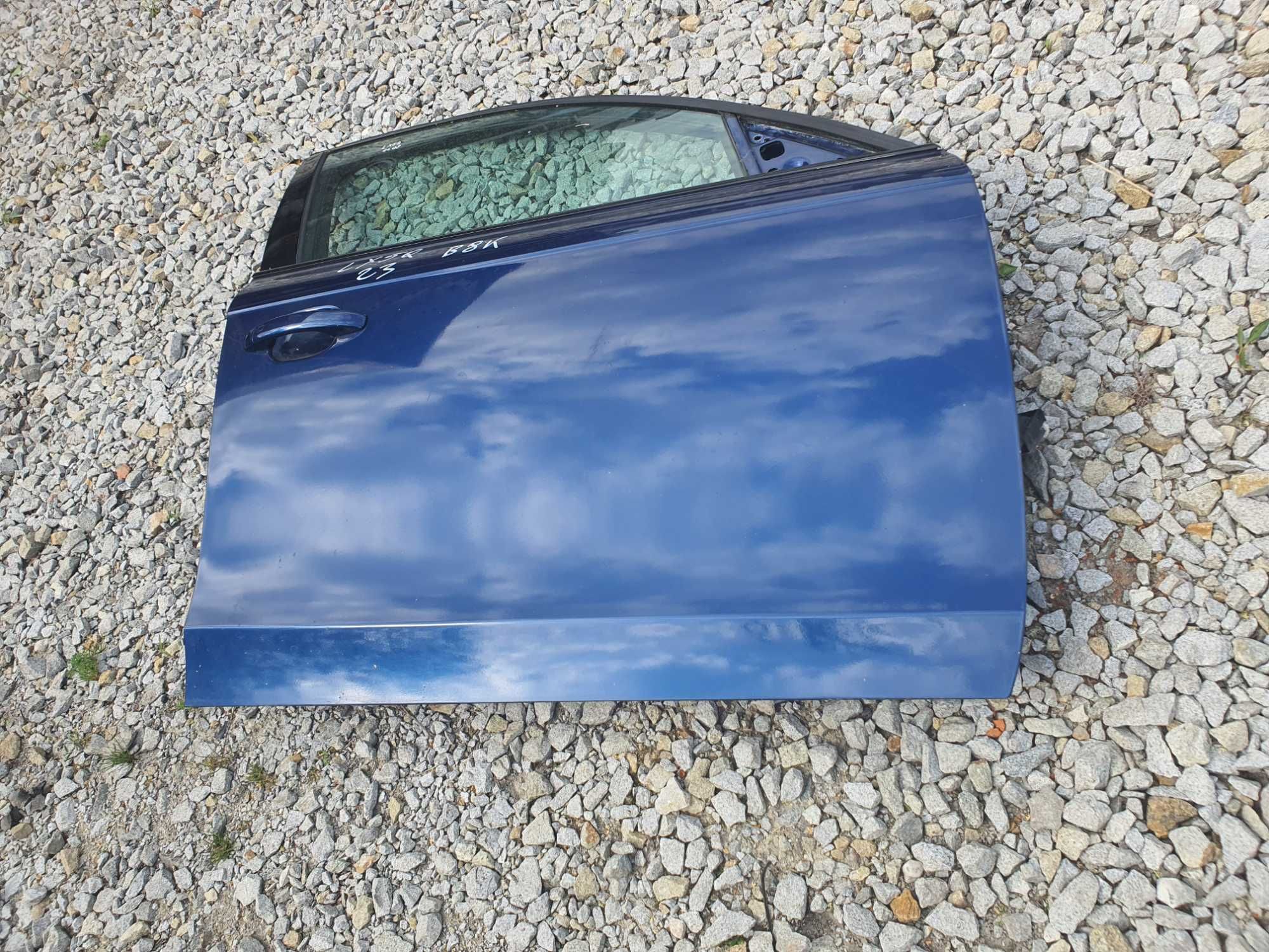 Audi A4 B8 drzwi prawy przód kolor LX5Q 23 AL
