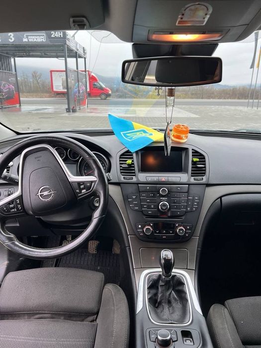 Опель інсігнія 2010. Р.