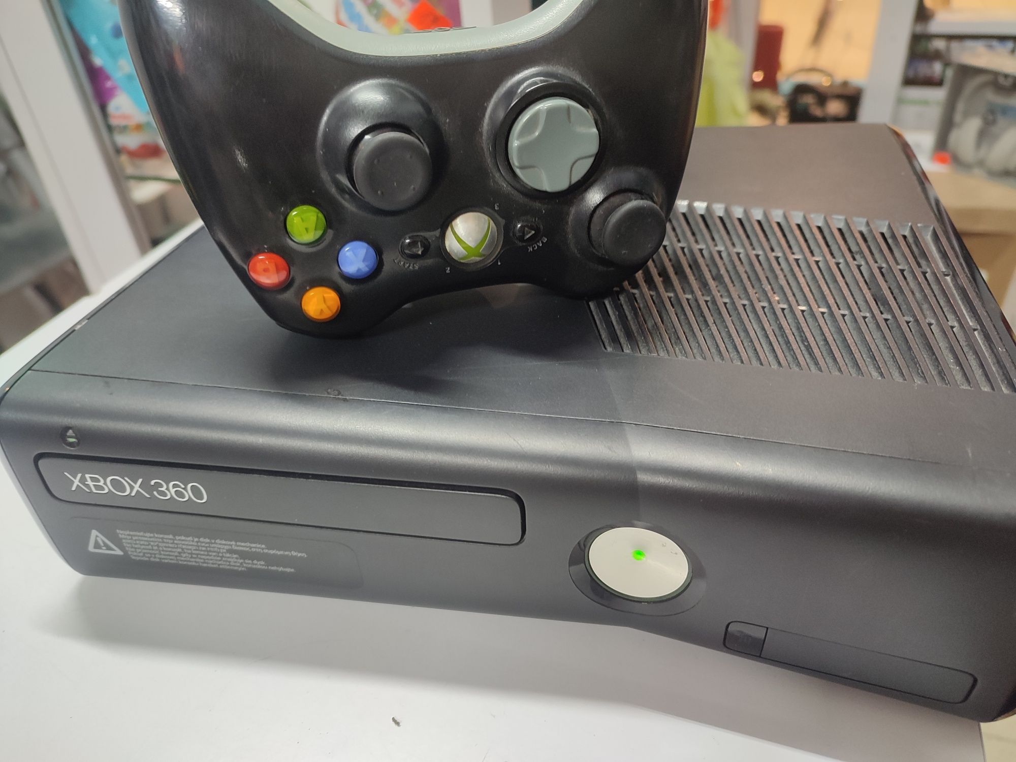 konsola Xbox 360 SLIM 1439 + pad + kabel HDMI i zasilacz