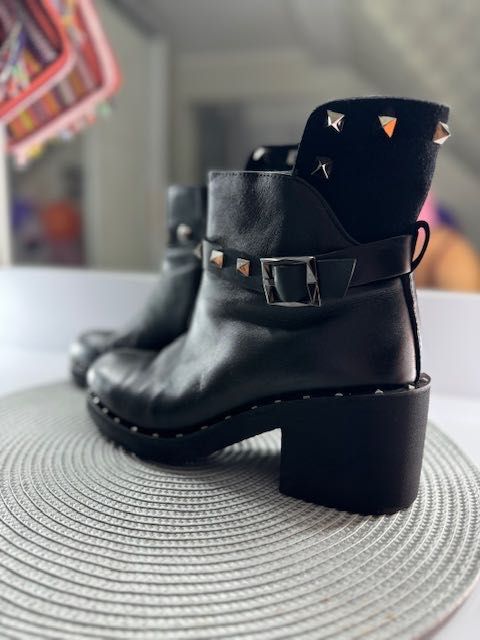 Жіночі зимові черевики