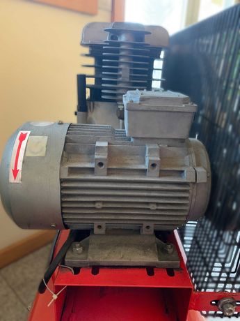 Compressor Trifásico 100L