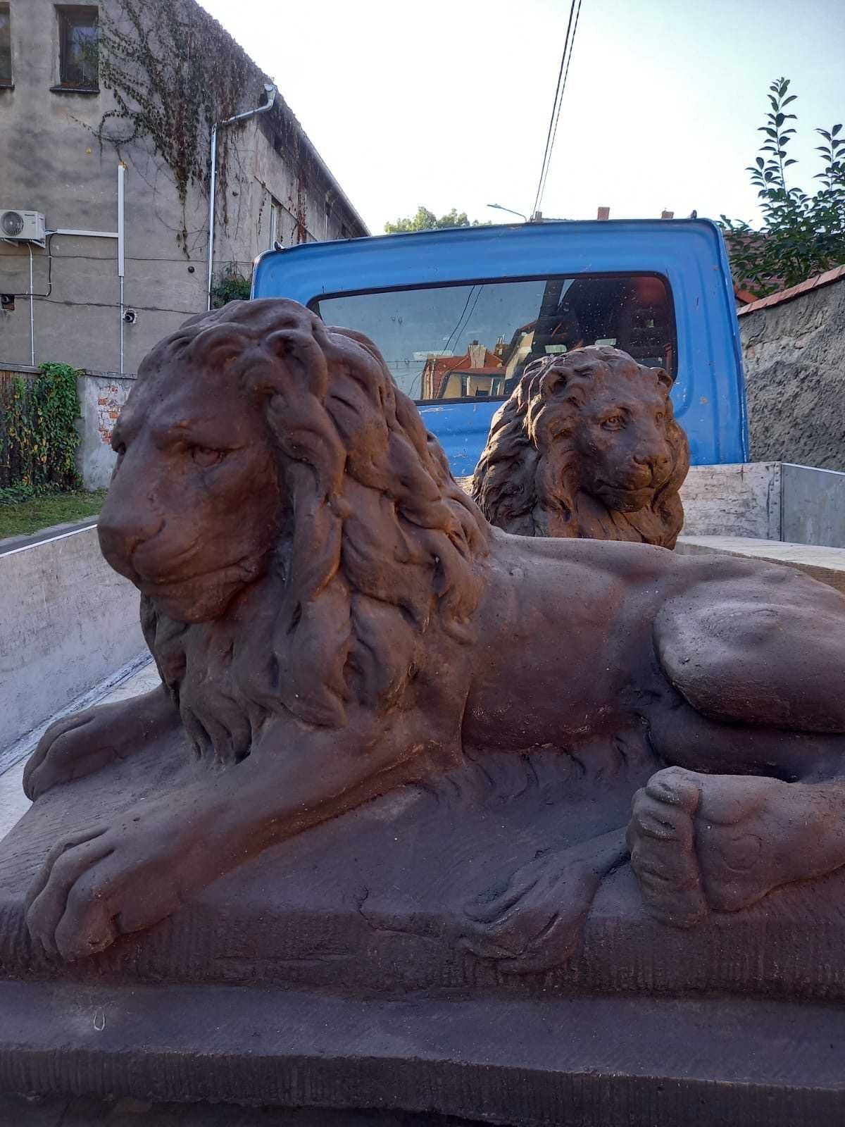 Kopia lwów pałacowych (2 posągi)