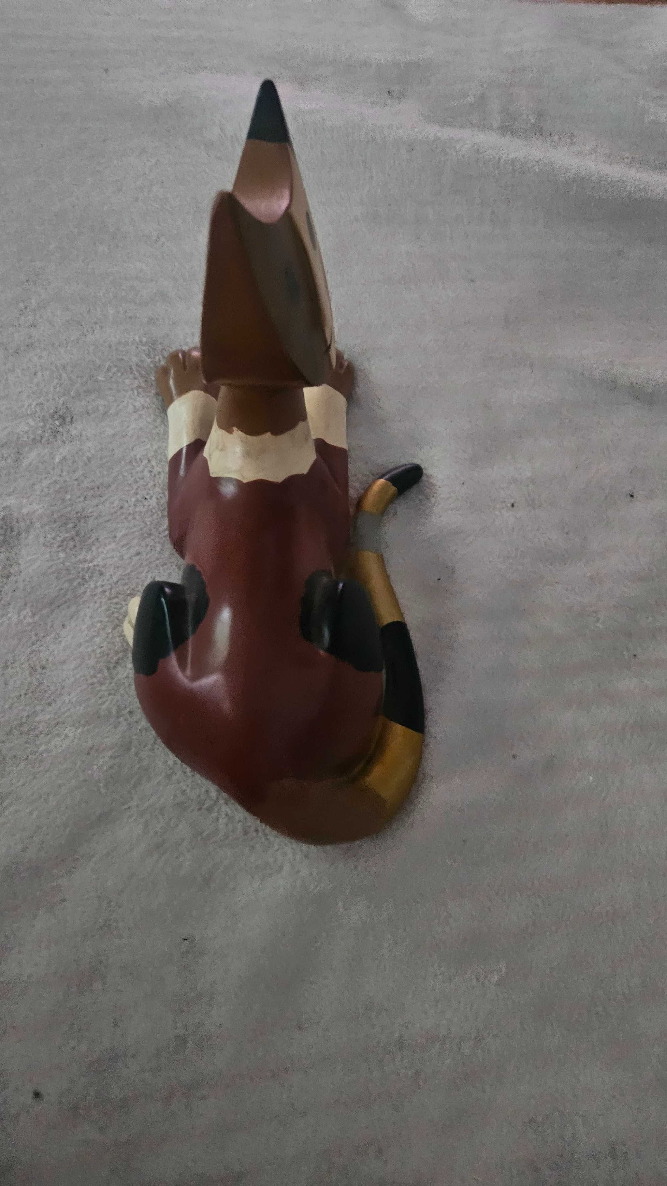 Figurka kota w roznych kolorach