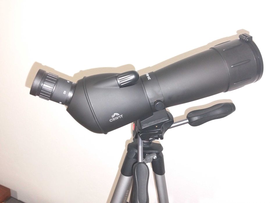 Telescópio novo para observação de aves