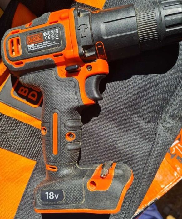 Wkrętarka Black Decker z udarem BCD700S