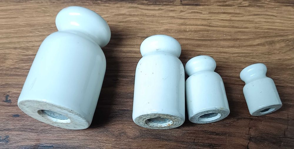 Porcelanowe odważniki do wagi szalkowej PRL