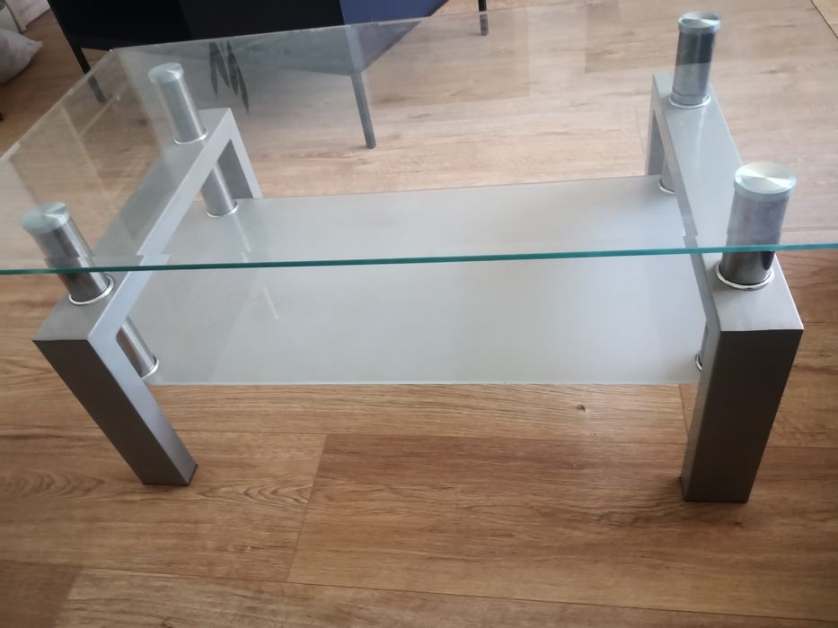 Ława szklana idealna do salonu