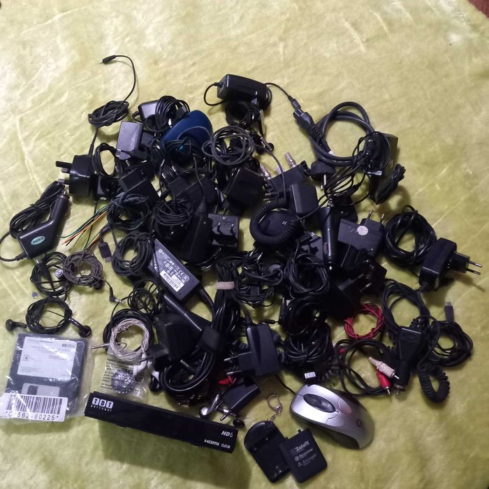 Material eléctrico variado