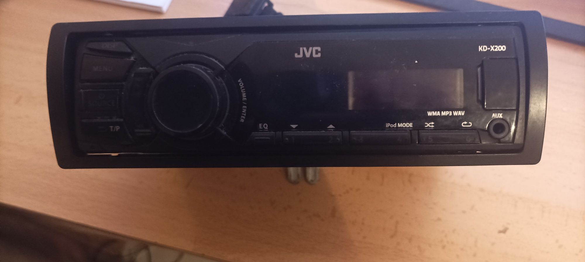 Autoradio JVC com com porta USB