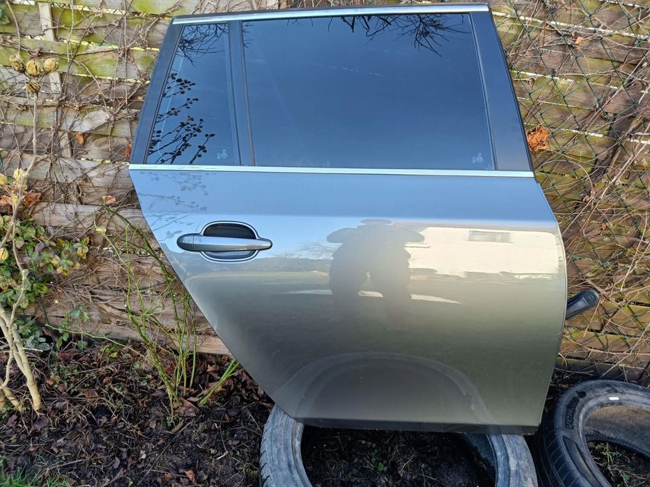 BMW E60 E61 KOMBI DRZWI PRAWE TYLNE TYŁ TITANGRAU II METALLIC W KOLOR
