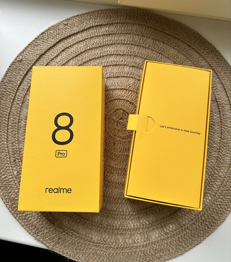 Продам Realme 8 Pro 8/128 ГБ