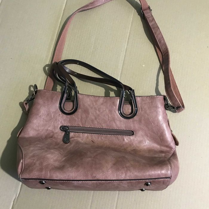 женская сумочка в отличном состоянии