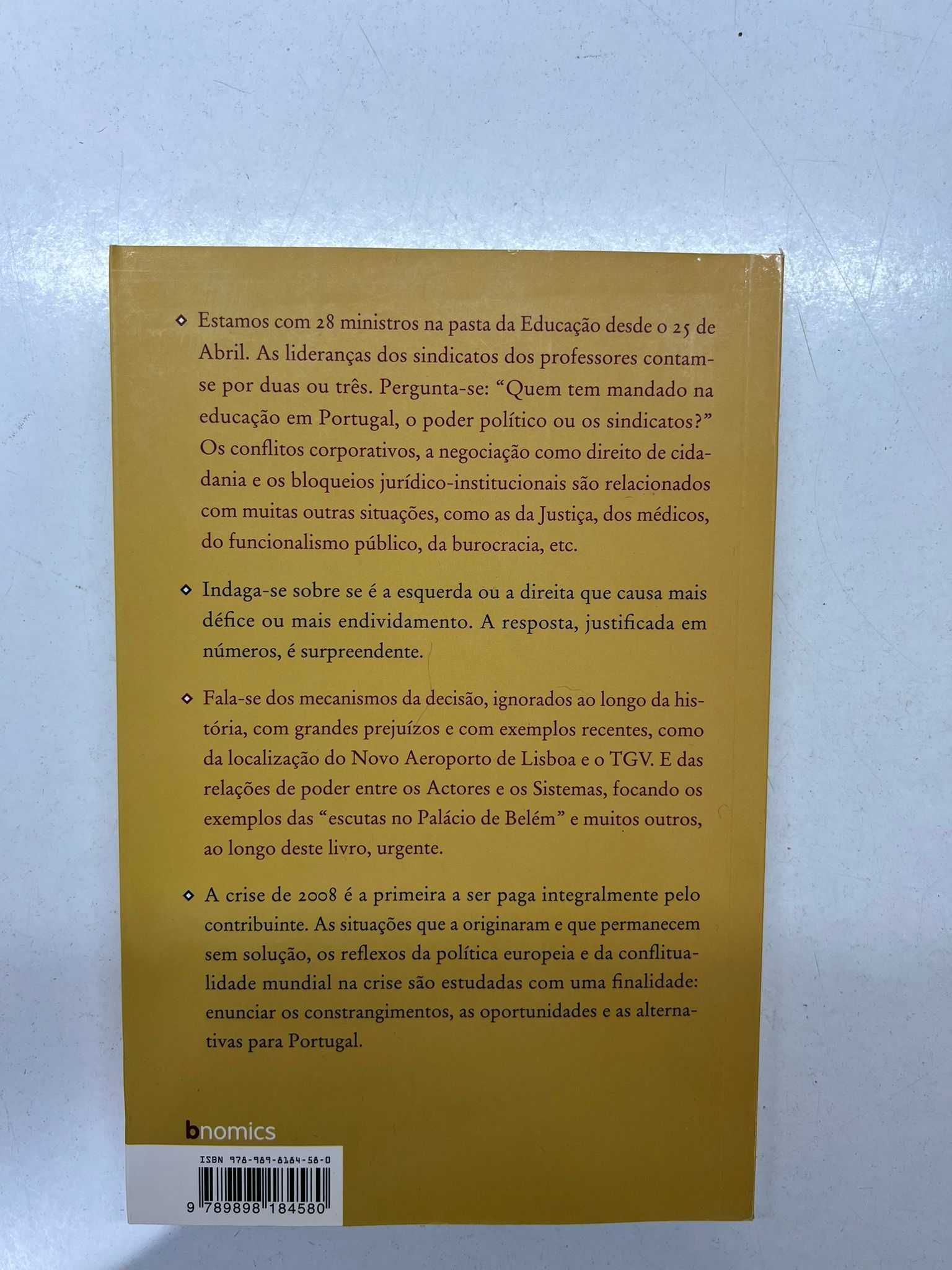 Livro - Tempos Difíceis Decisões Urgentes (ctt editorial grátis)