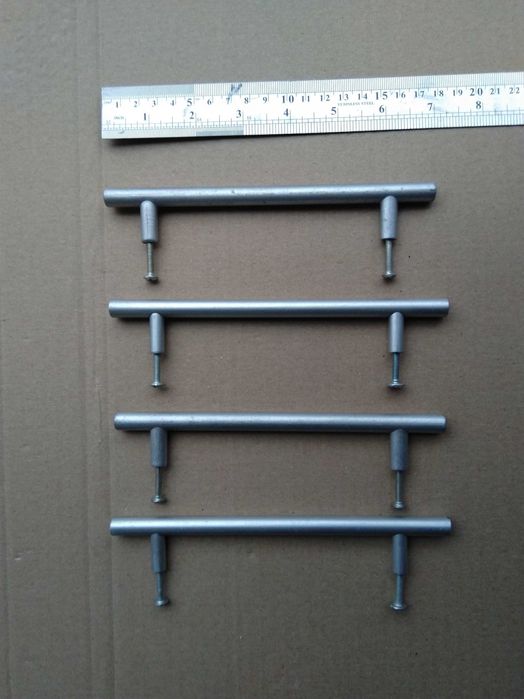 Продам 4 ручки рейлинговые С- 128 мм L- 175 мм, алюминий