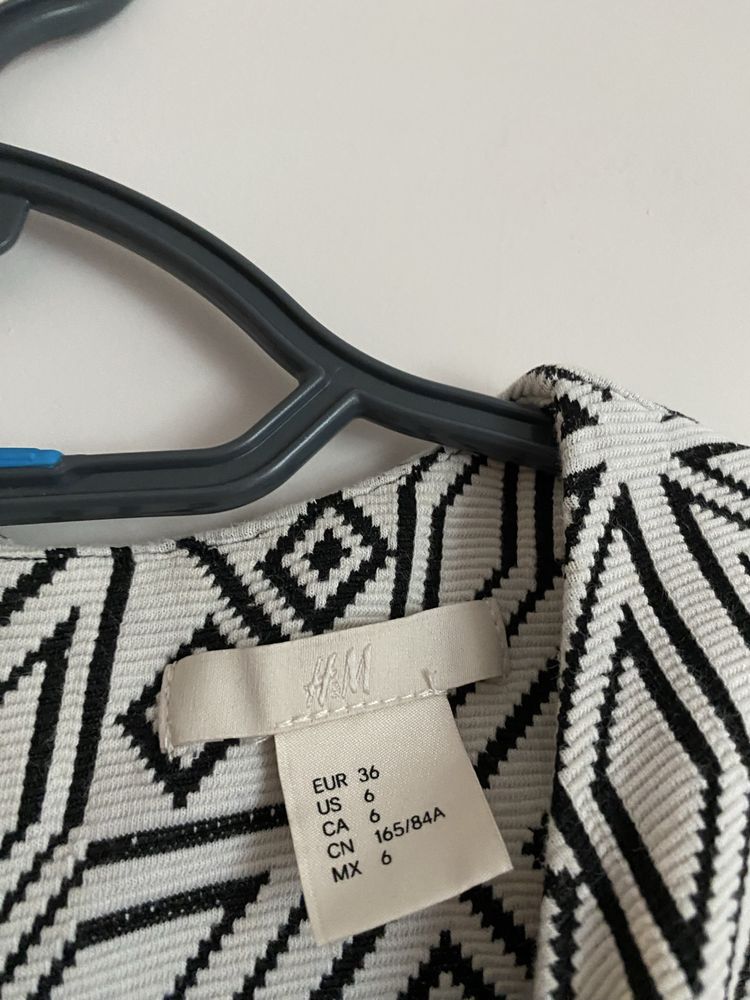Sukienka wzorzysta H&M
