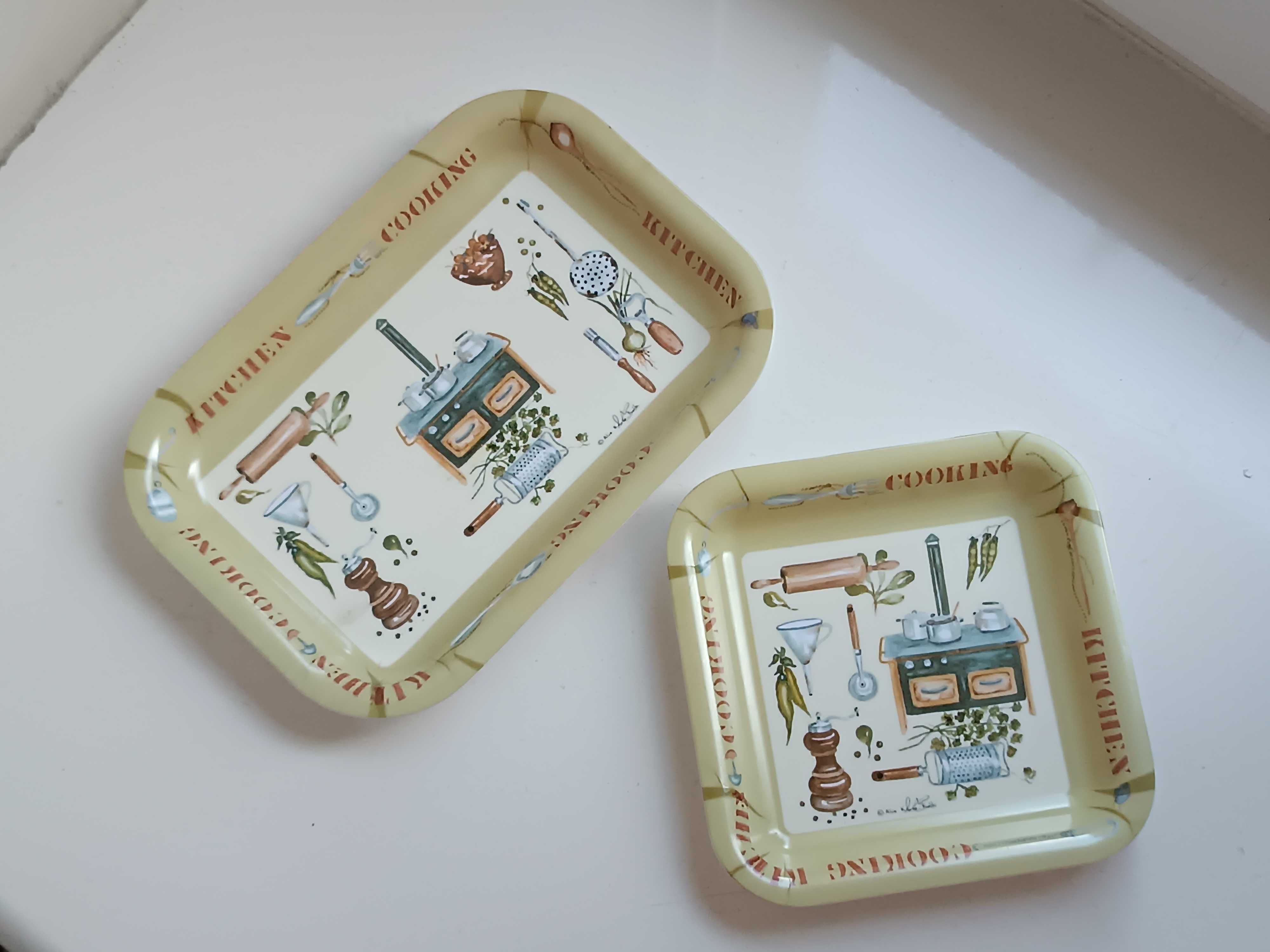 Tacka taca plastikowa kuchenna na chleb patera półmisek talerzyk mały
