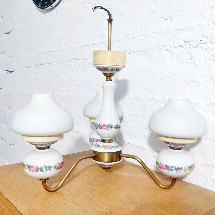 Żyrandol stary ceramiczny mosiężny mosiądz ceramika PRL zdobiony kwiat