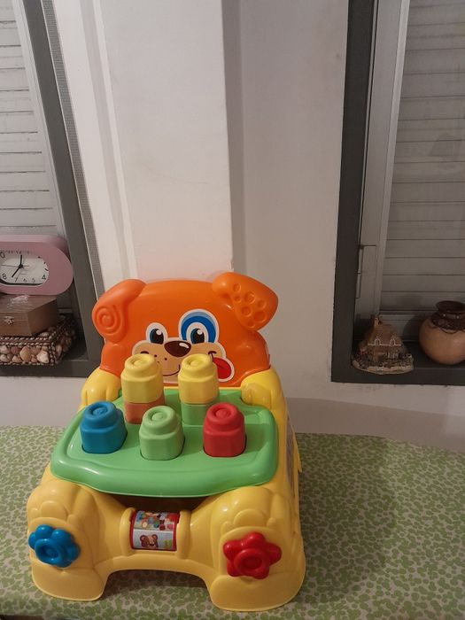 Vendo Cadeira Interactiva para Criança muito bonita como nova