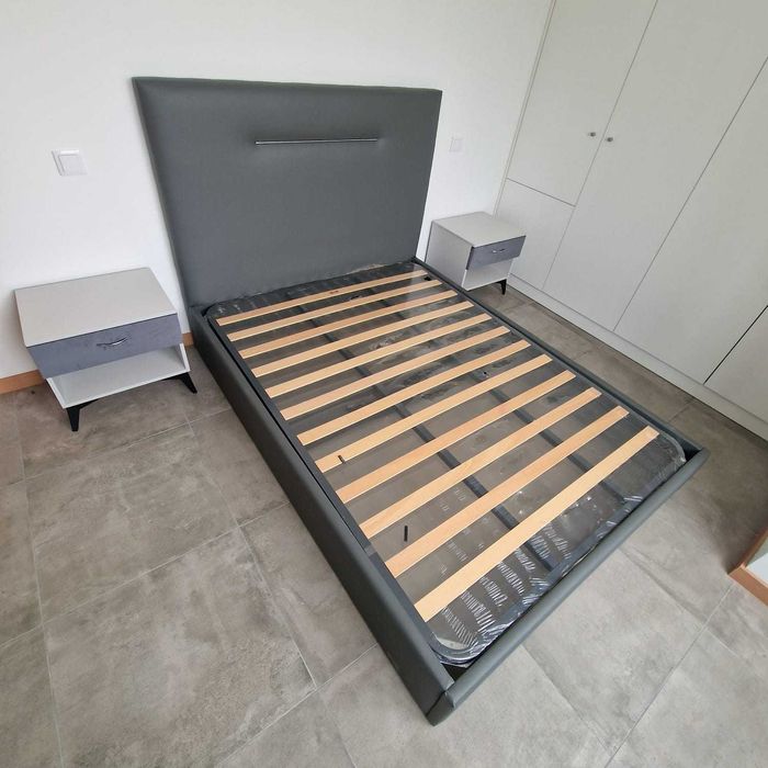Camas De Casal Estofadas Top de Gama 190x140m Estrado Incluído 199€ !!