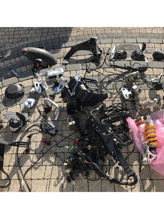 Запчастини Aprilia RSV,Shiver,Dorsoduro,RSV4,Pegaso,Tuono,Mana