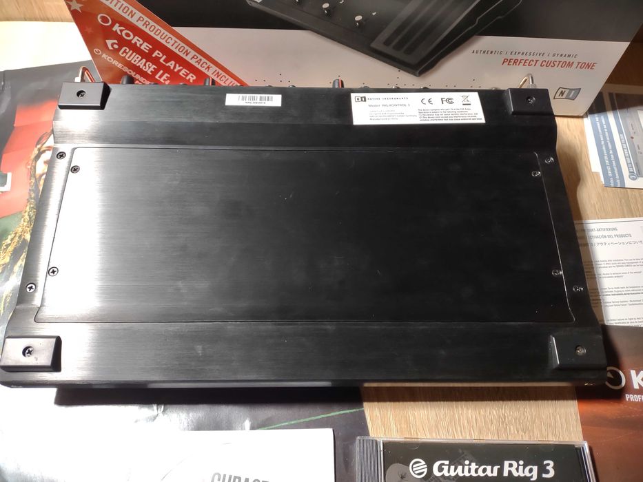 Процесcор гитарный  контроллер Native Instrument GUITAR RIG KONROL 3