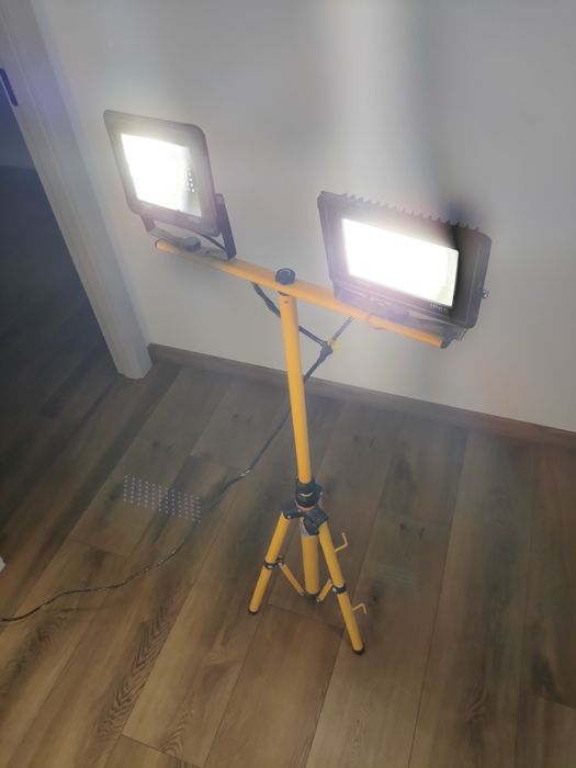 Lampa LED 50W na statywie