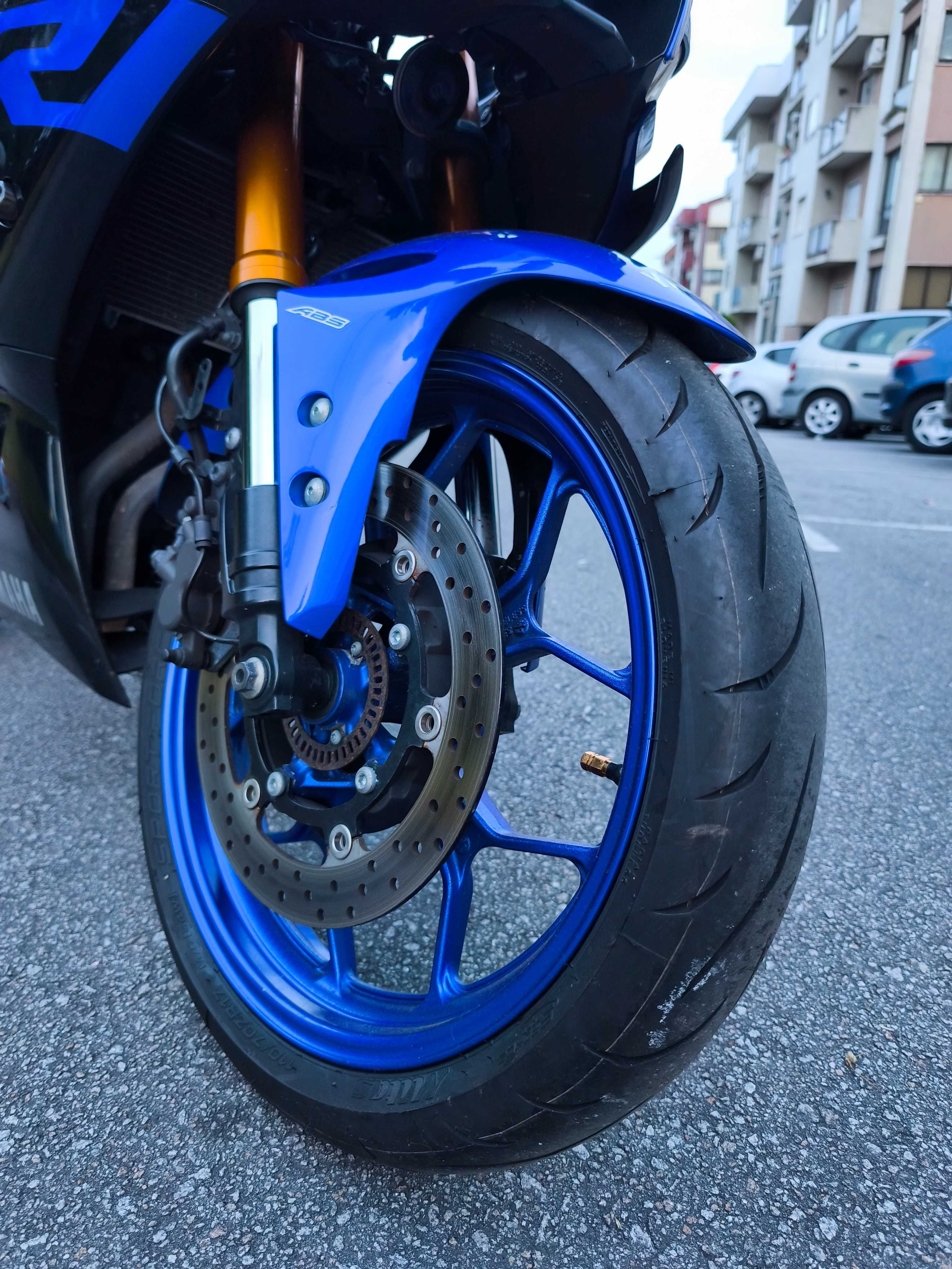 Yamaha R3 - RaceBlue