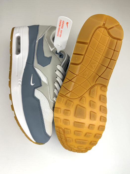 Кроссовки Nike НОВЫЕ - 42 размер в НАЛИЧИИ