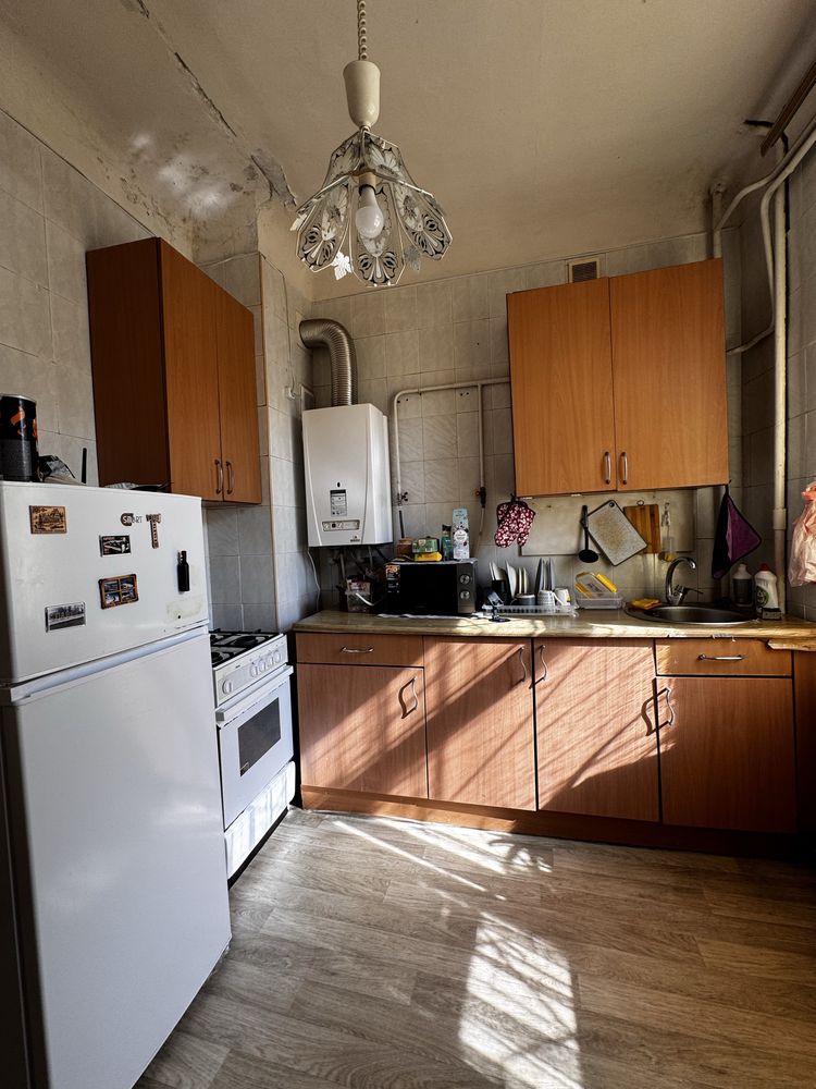 Продаж 2к /квартирі Сталінки ,з автономним опаленням !